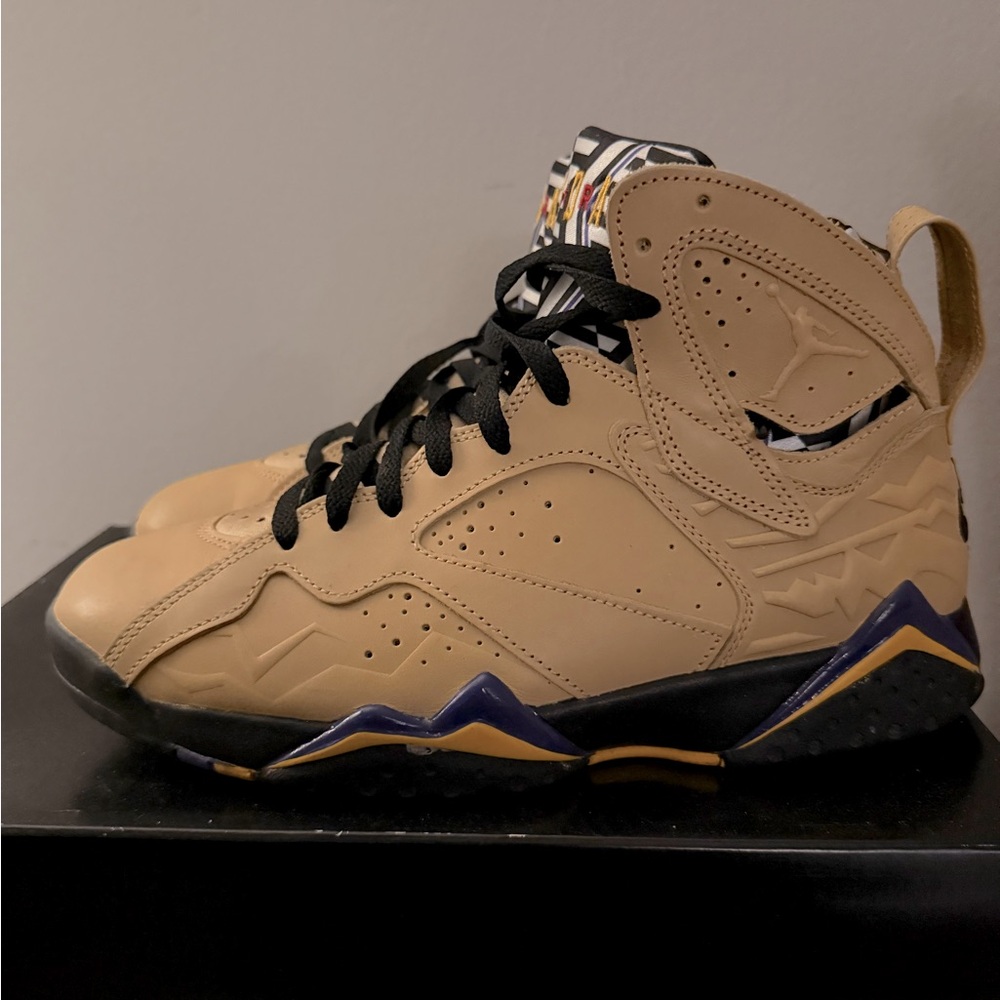 Jordan 7 Retro SE
Vachetta Tan (GS)
